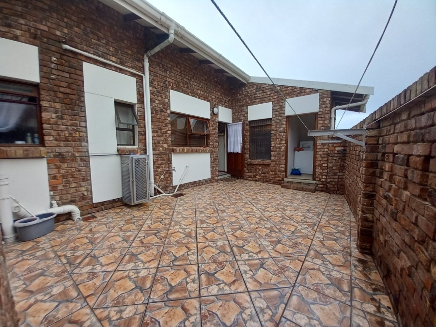 3 Bedroom Property for Sale in Deoville Park Western Cape